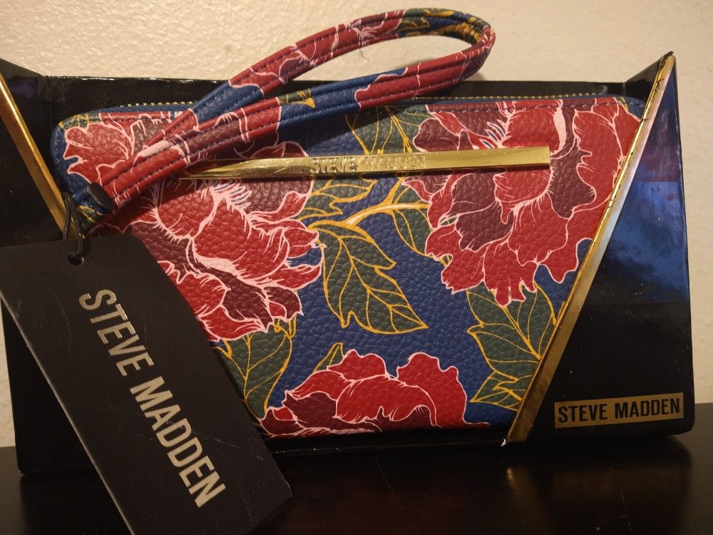 Steve Madden Wallet - Purse - Bag Wristlet, Wine