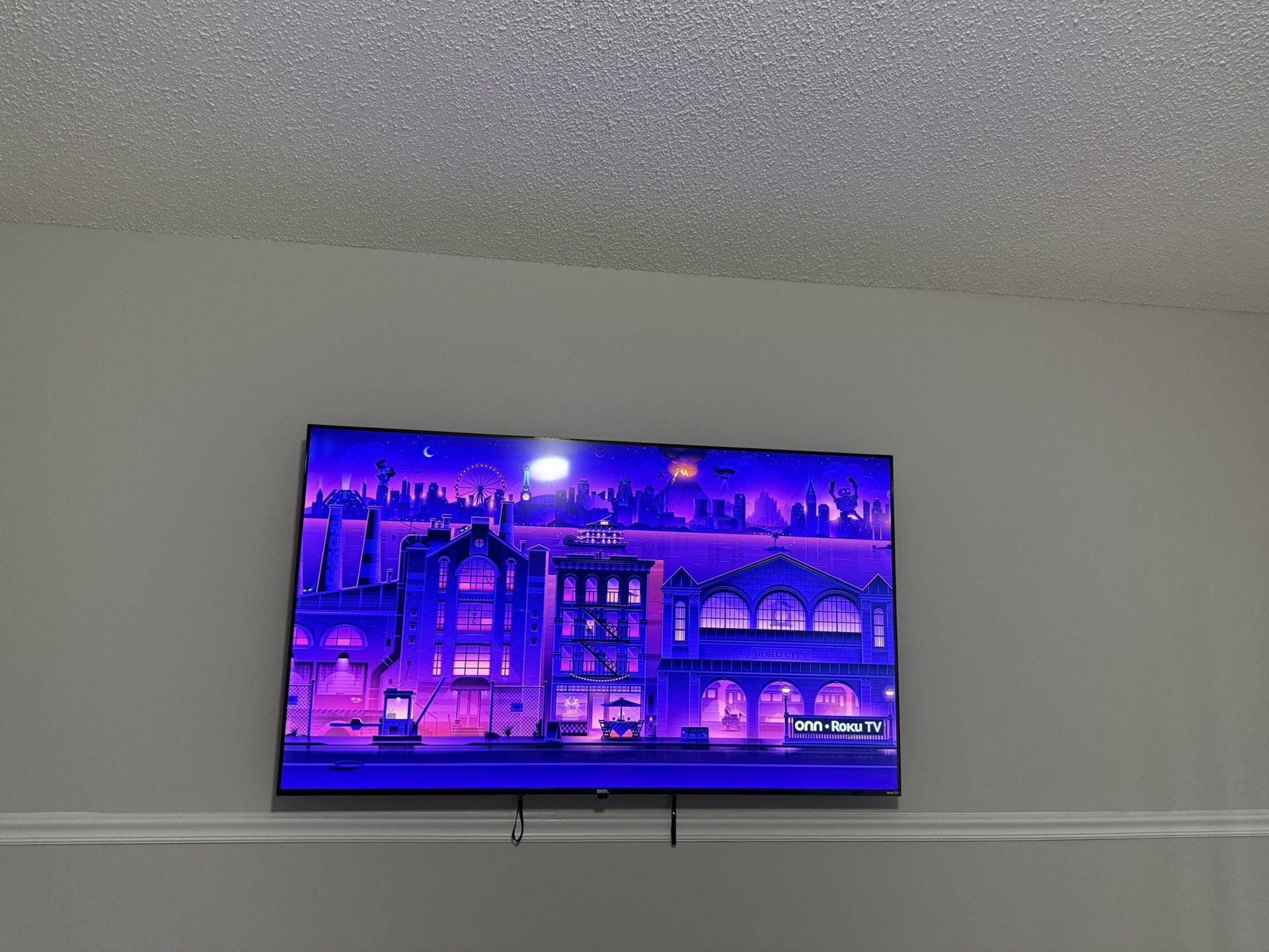 75 Inch  Onn Roku Tv