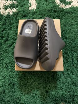Yeezy Slide
