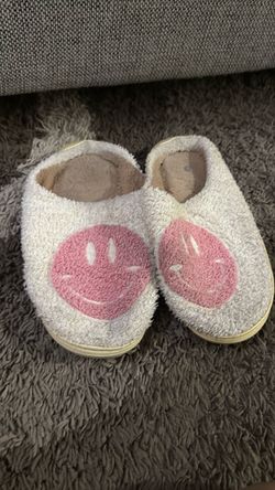 Smile girls slippers size 4