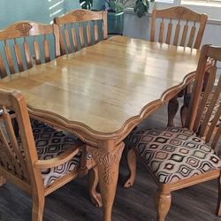 GOLDEN OAK DINING TABLE, 8 CHAIRS, 1 LEAF