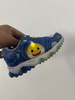 LIGHT UP BABY SHARK SHOES