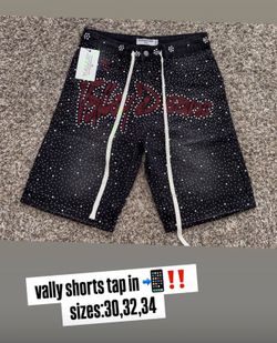 Valley shorts size 30-32