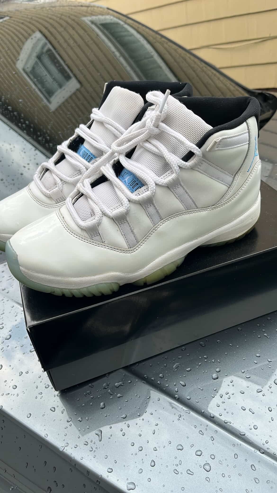 Jordan 11 Legend Blue