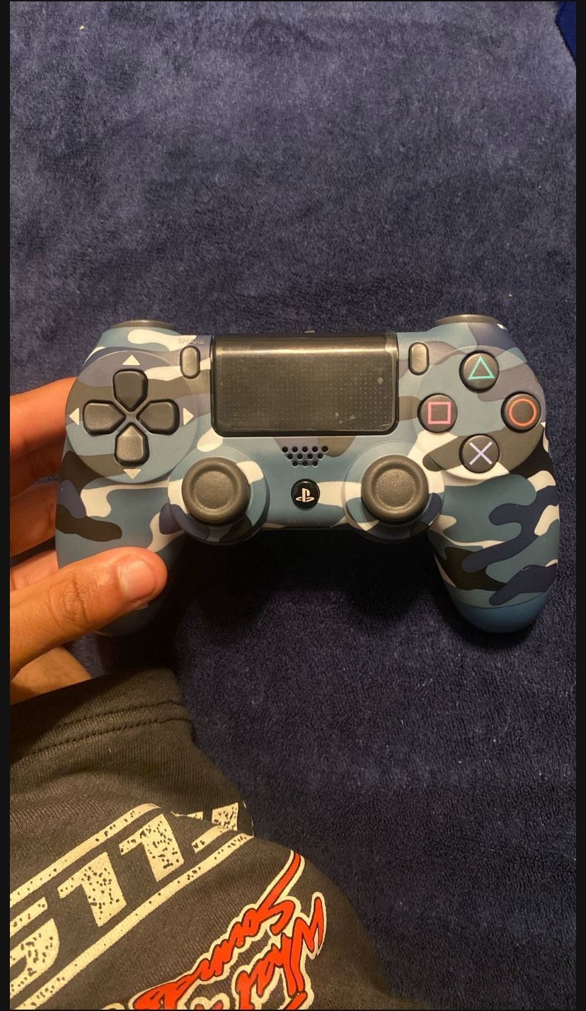 PS4 controller
