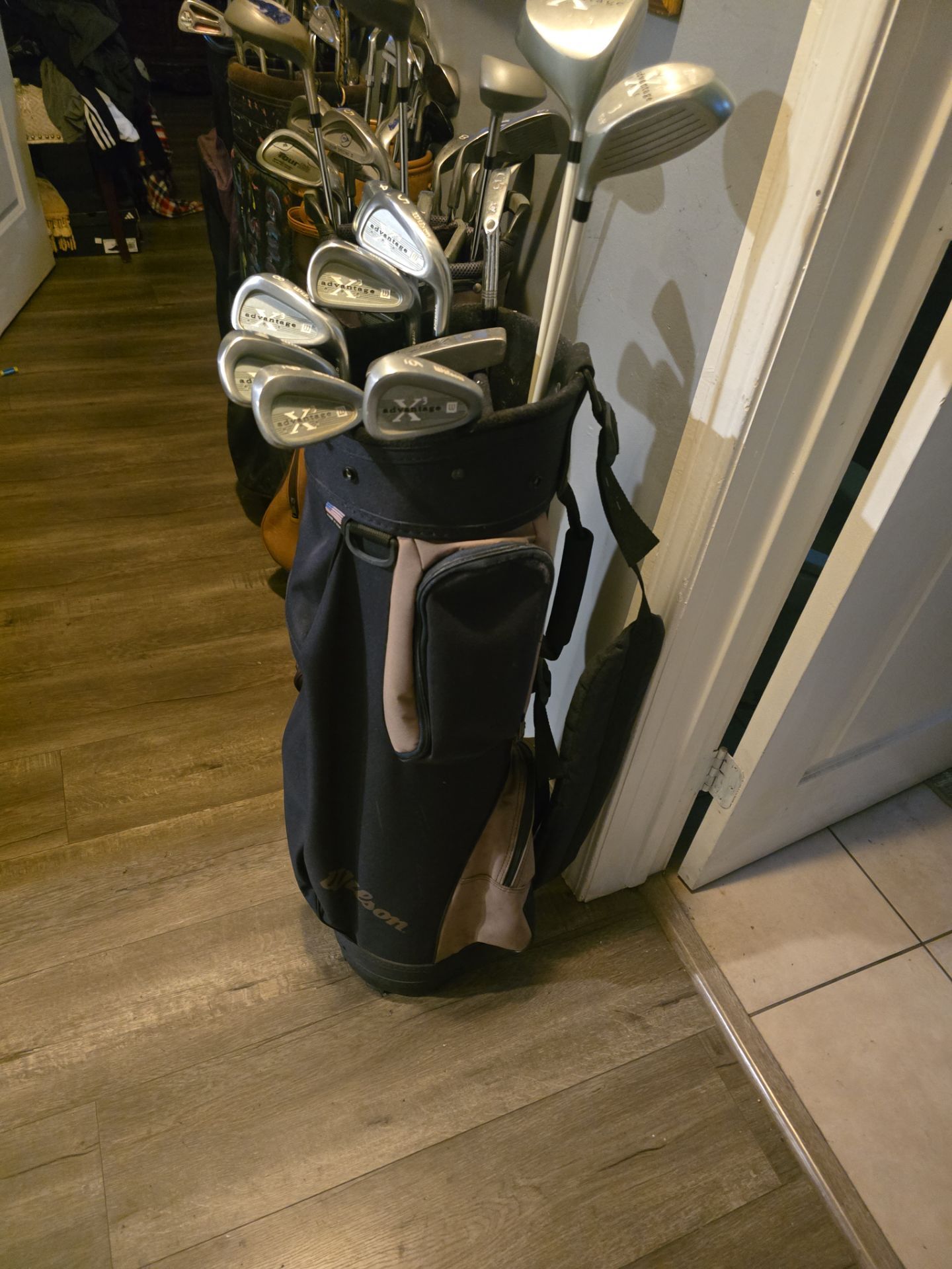 WILSON - GOLF CLUBS WITH GOLF BAG (11 CLUBS)