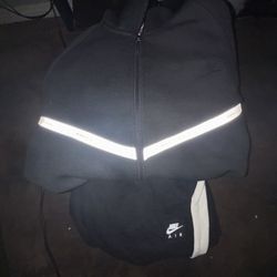 Nike Tech And Sweats 