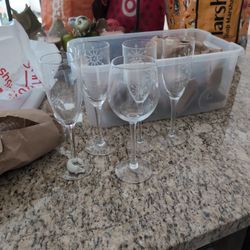 8 Wine Glasses/4 Champagne Glasses Snowflake 