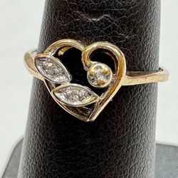 10k yellow gold 0.05CTW natural diamond heart ring sz4.5