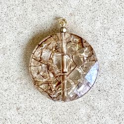 🟠 Pretty, large, faceted, vintage, clear circle beaded pendant with gold tone fractured design 
