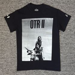 BEYONCÉ & JAY Z OTR 2 TEE SIZE SMALL