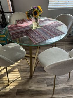 Dinning Table