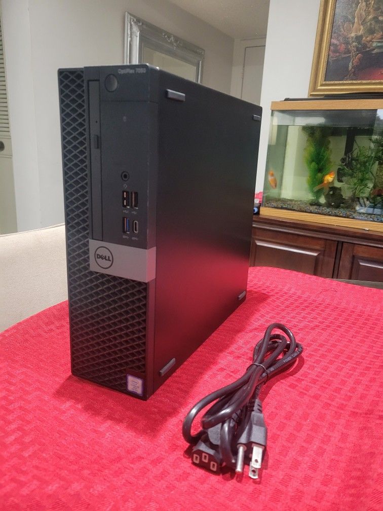 Fast Excellent Optiplex 7050 SFF Core i5 7th gen vPro. 8GB RAM 256GB