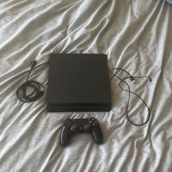 PlayStation 4 (NO HDMI CORD)