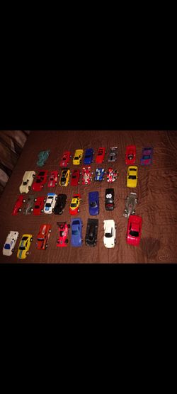 Race car set. Comes with extra cars 25