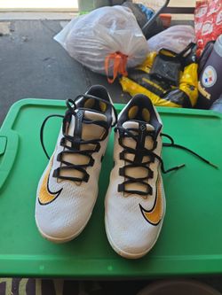 Nike baseball metal cleats