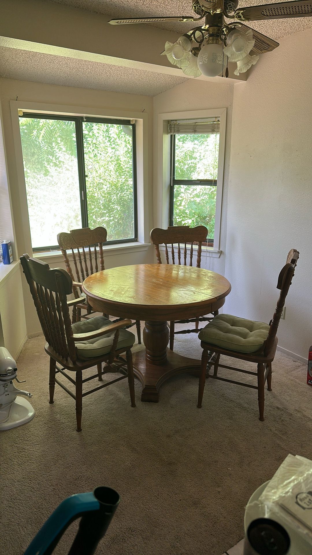 Dining Table ( 2 Leaves, 4 Chairs) 