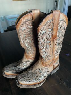 Girls boots