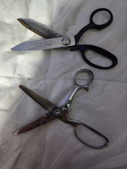 Vintage Pinking Shears,( fabric scissors) Set of 2
