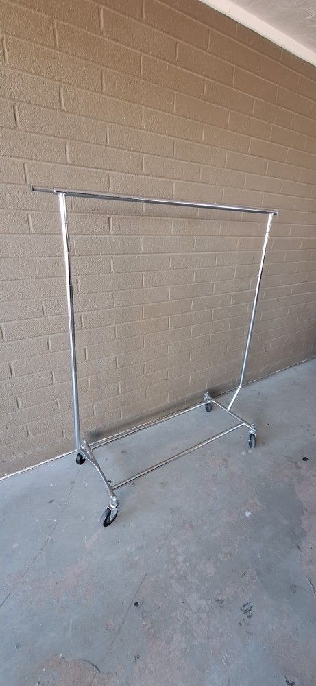 removable commercial clothing rack