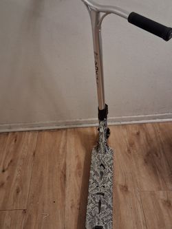 Vokul scooter snake skin