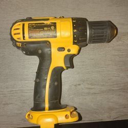 DC724 DeWALT Drill