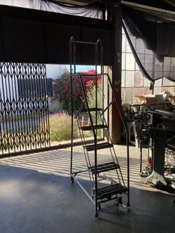Uline 5 Step Narrow Aisle Ladder 80” Tall
