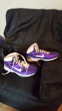 NIKE hightop basketball shoes