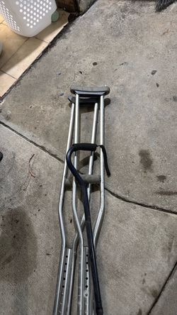Crutches/cane