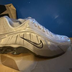 Nike Shox R4 (NO TRADES)