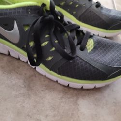 Nike Running Shoes Like New Size 9 1/2 Mens