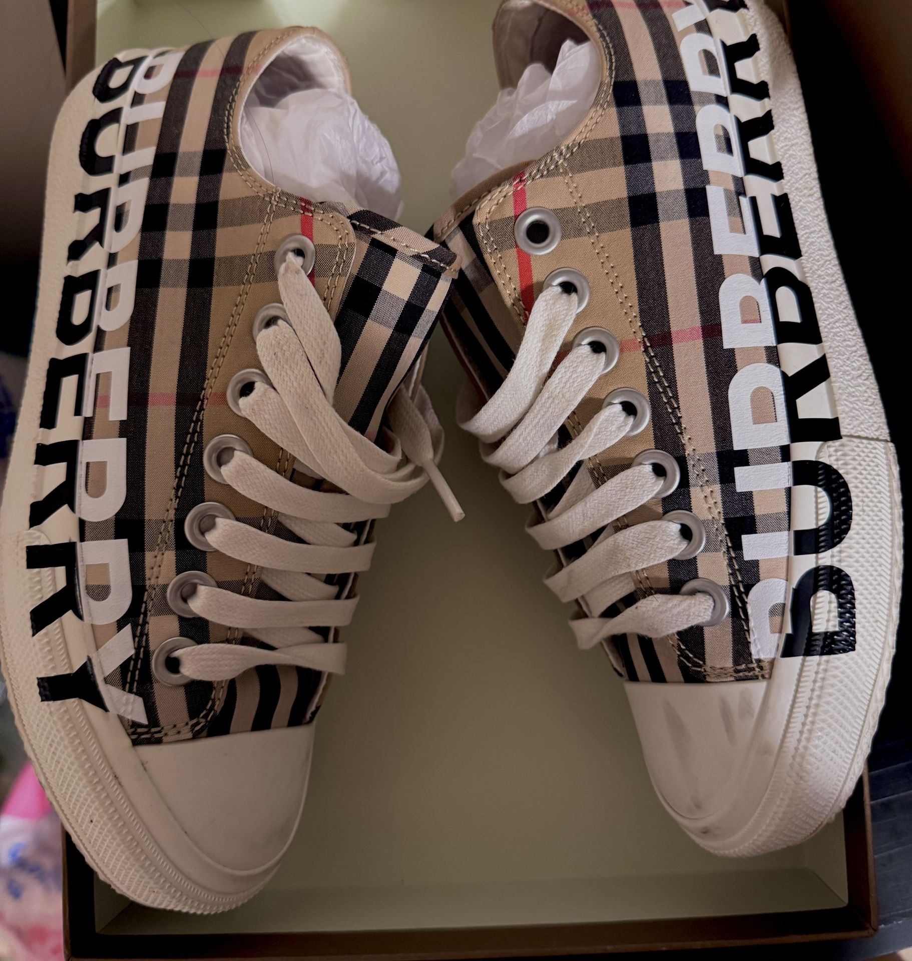 Burberry Lowtop Shoes