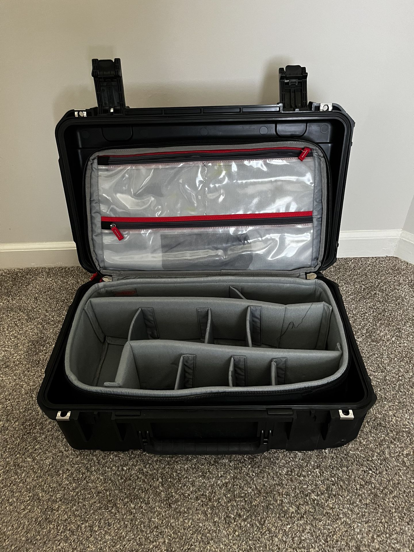 SKB rolling hard case with removable camera backpack