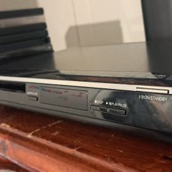 TOSHIBA DVD PLAYER  With 10 Dvds