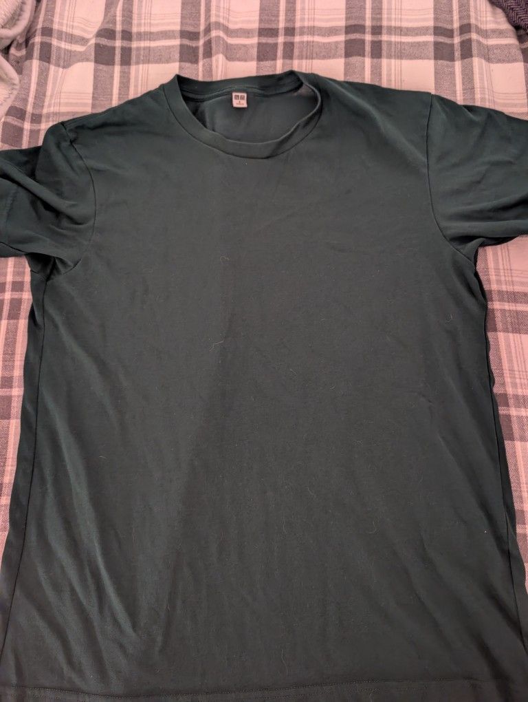 Uniqlo Dark Green Tee Shirt