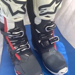 ALPINESTARS DIRTBIKE BOOTS SIZE 9