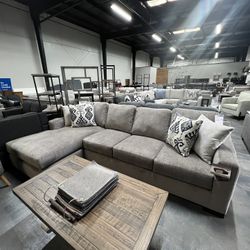 Tan Sectional w/ chaise 