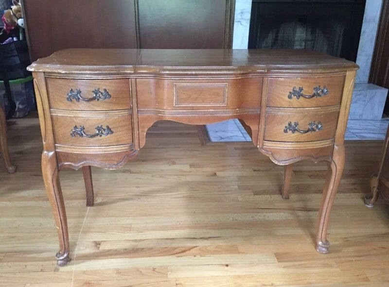Mid Century Bassett Versailles French Provincial Vanity Desk with Chair, cherry