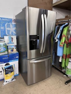 LG 22 cu. ft. French Door Refrigerator | New