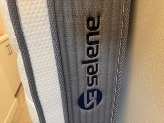 Selene King Size Hybrid Mattress – Like New, Must Sell!