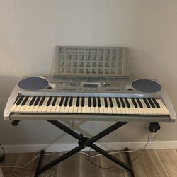 Yamaha PSR-275. Keyboard With Stand Included 