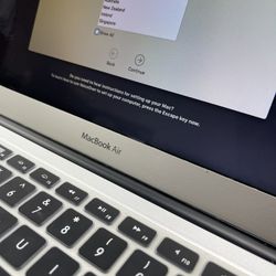 MacBook Air 2015, i5 core, 4GB, with 30 day warranty