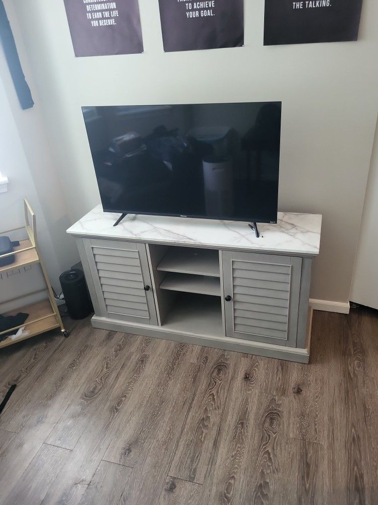 Smart TV and Stand 