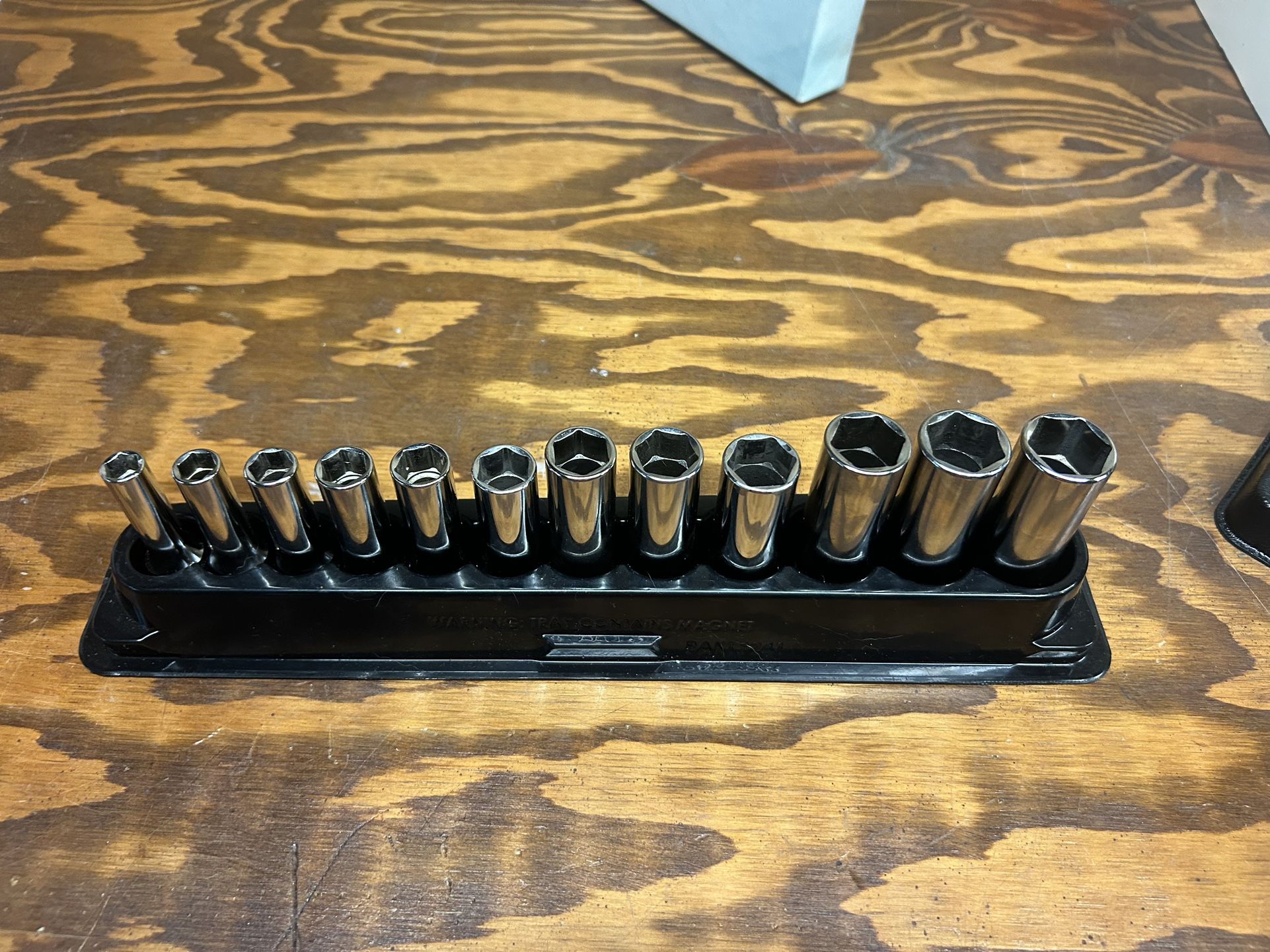 Snap-On 12 pc 3/8" Drive 6-Point Metric Flank DriveĀ® Deep Socket Set (8-19 mm)