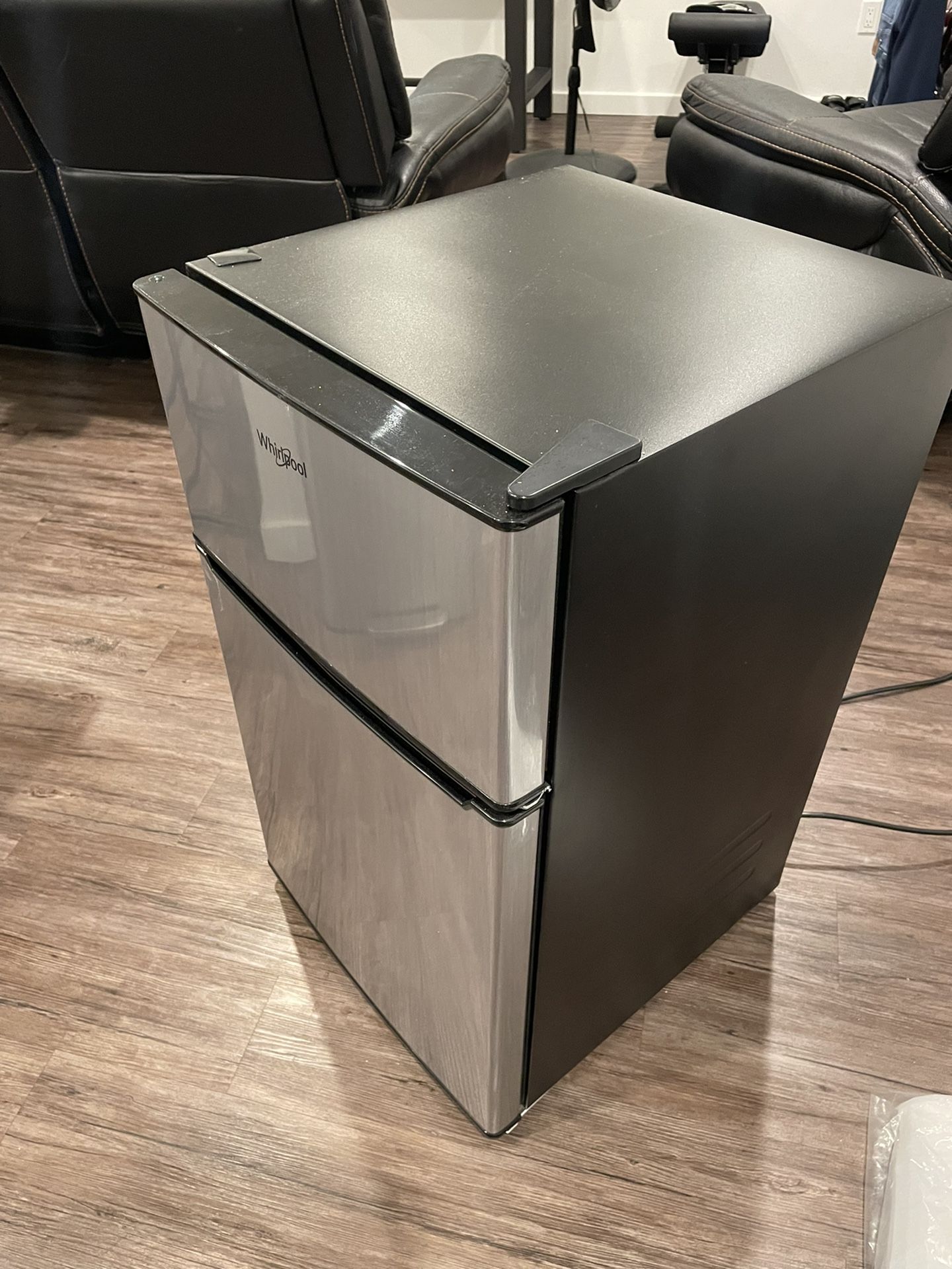 Whirlpool Mini Fridge for Sale in Los Angeles, CA OfferUp