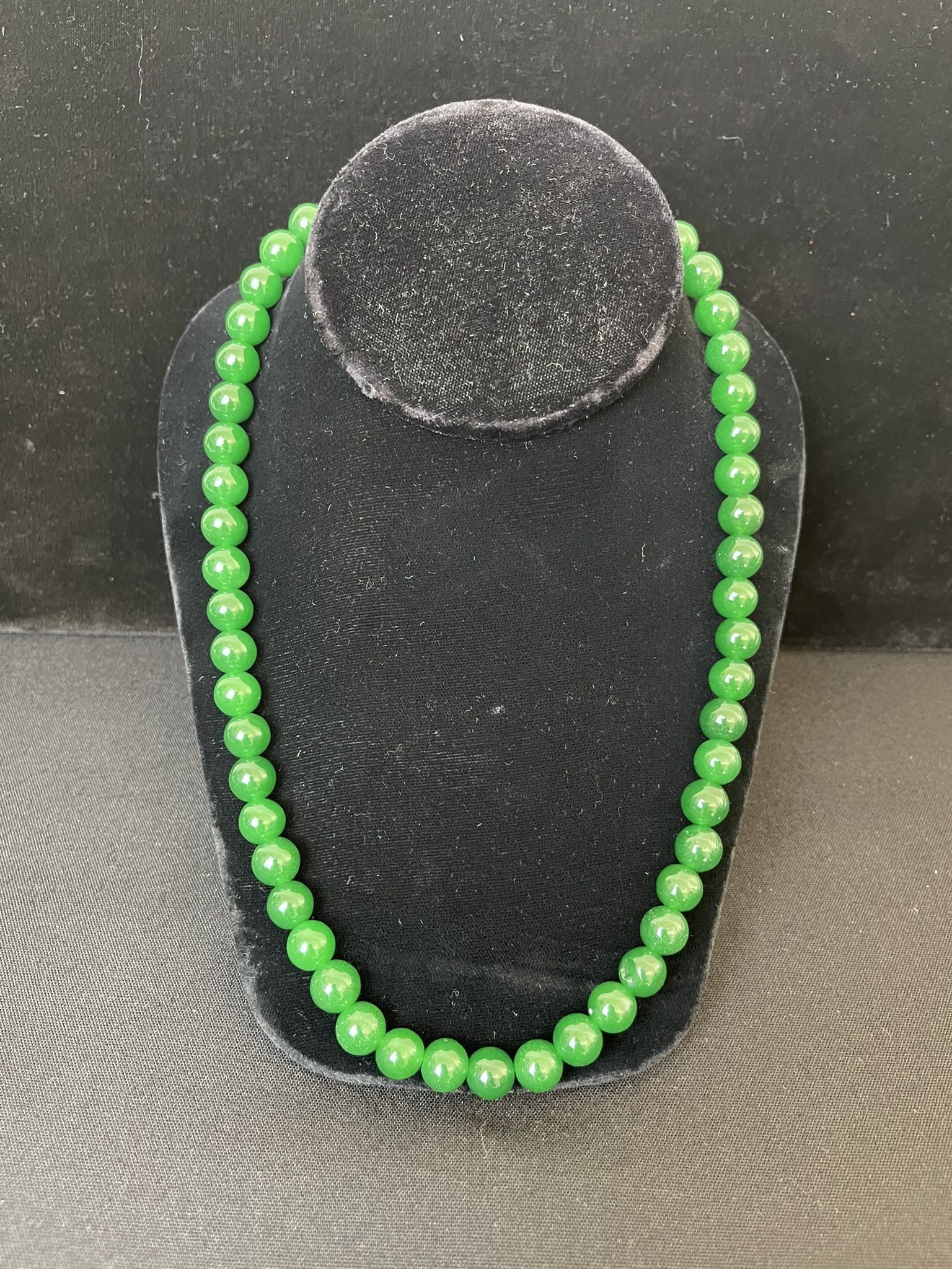 Natural Grade A Jadeite β 21 inch, 75g, High-Gloss Bead Necklace