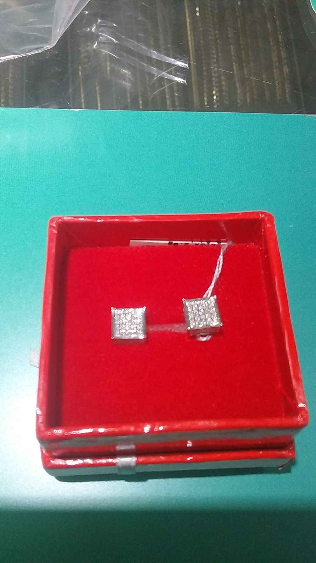 Diamond cluster earrings Unisex
