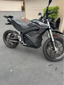 2018 Zero DSR electric motorcycle     E bike