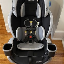 Graco Extend2Fit 2-in-1 Convertible Car Seat