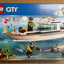LEGO 60221 City Diving Yacht